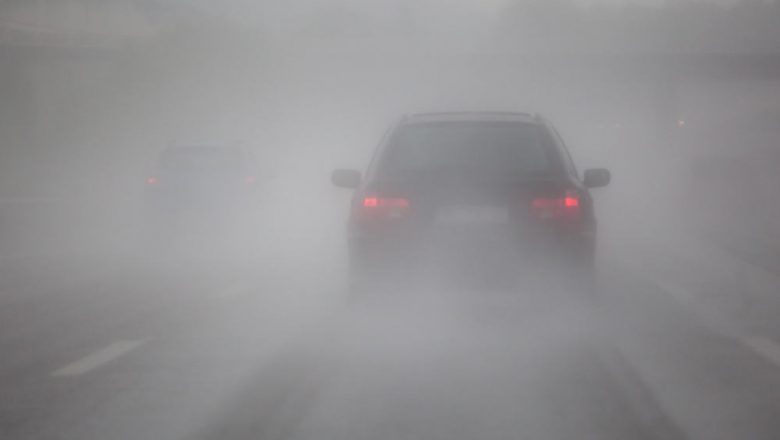 Slik beskytter du lasten når du kjører med tilhenger i regnvær: En guide til henger presenning og dens fordeler